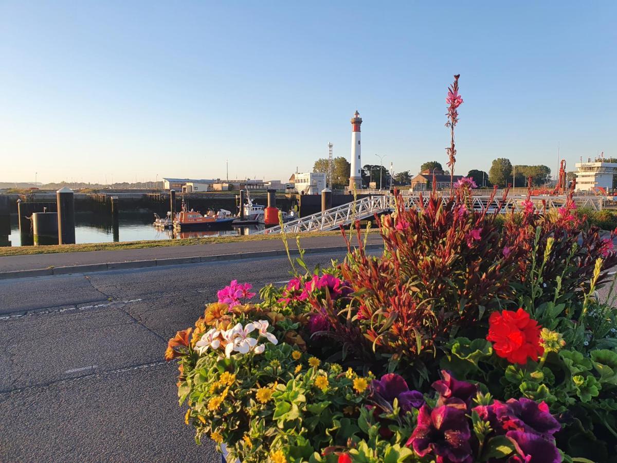 Residence Le Semaphore Ouistreham Ngoại thất bức ảnh